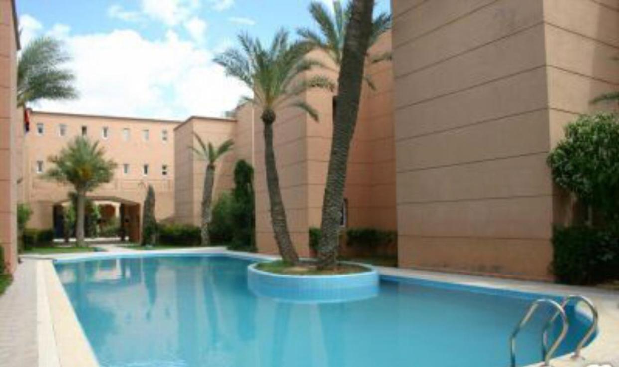 Maison Riad Traditionnel Idealement Situe A Marrakech Marrakesh Exterior photo