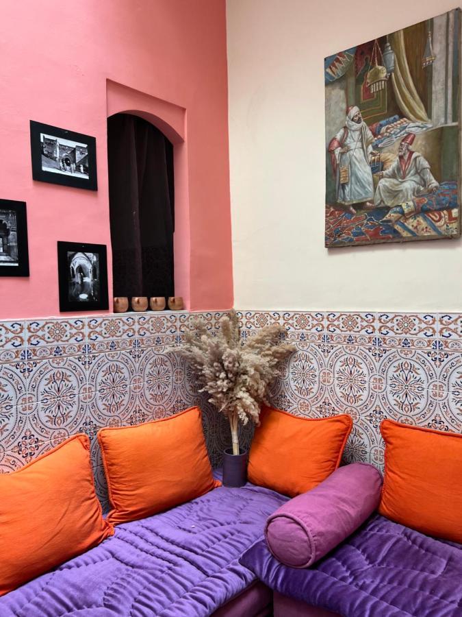 Maison Riad Traditionnel Idealement Situe A Marrakech Marrakesh Exterior photo